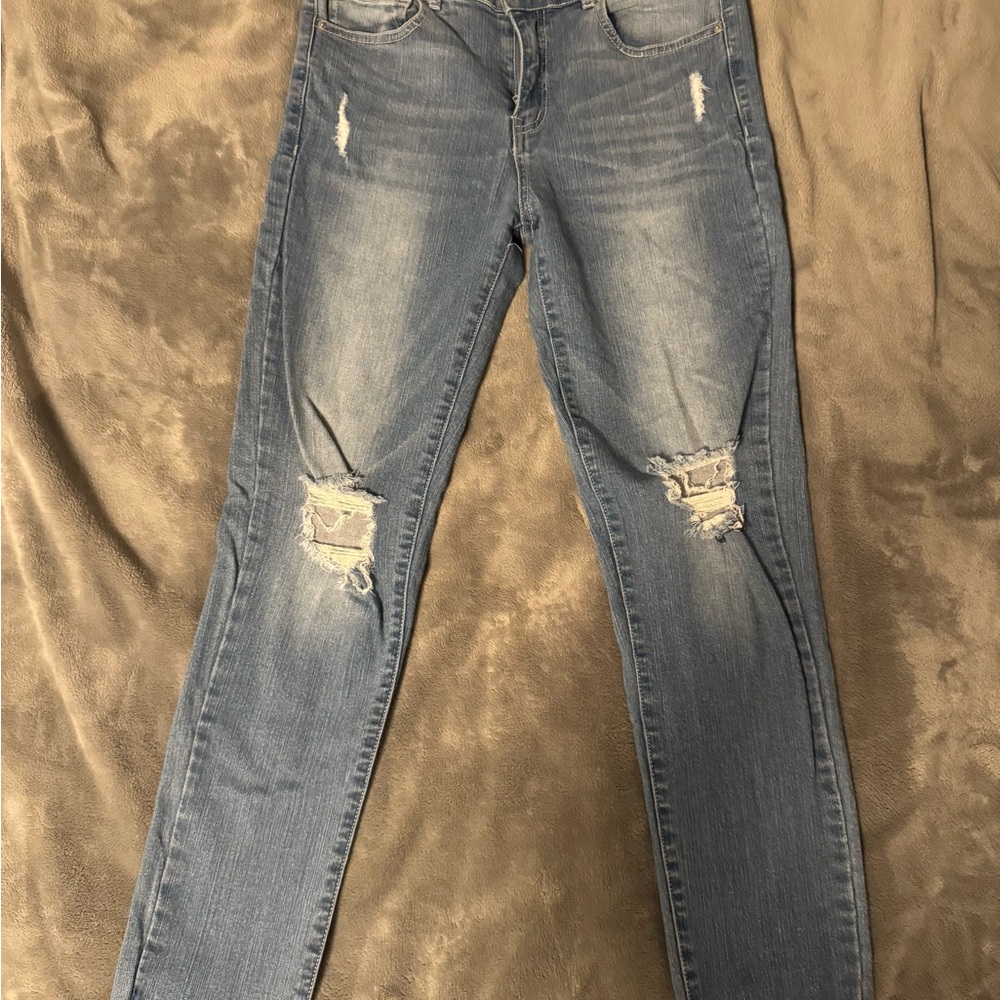 Trendy Distressed Skinny Jeans in Blue
